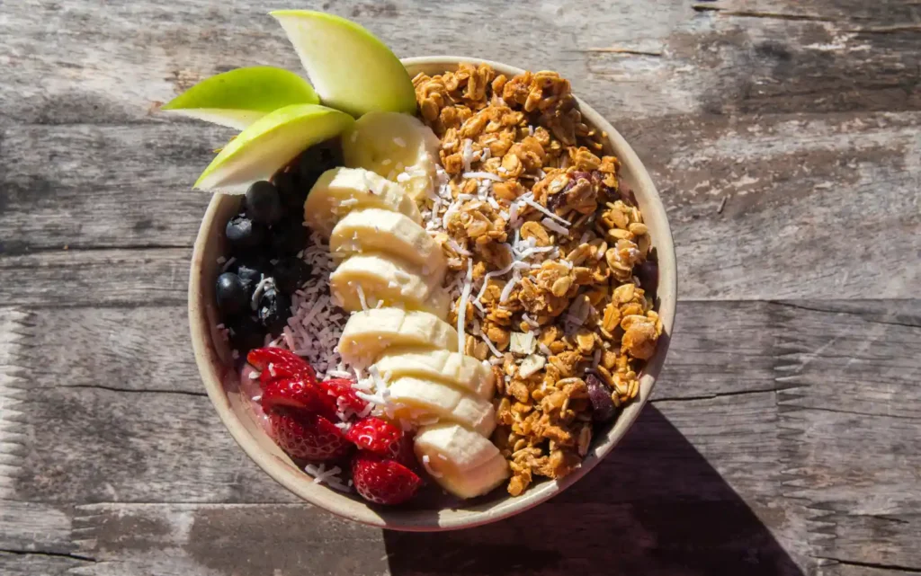bowl containing acai and other low FODMAP ingredients