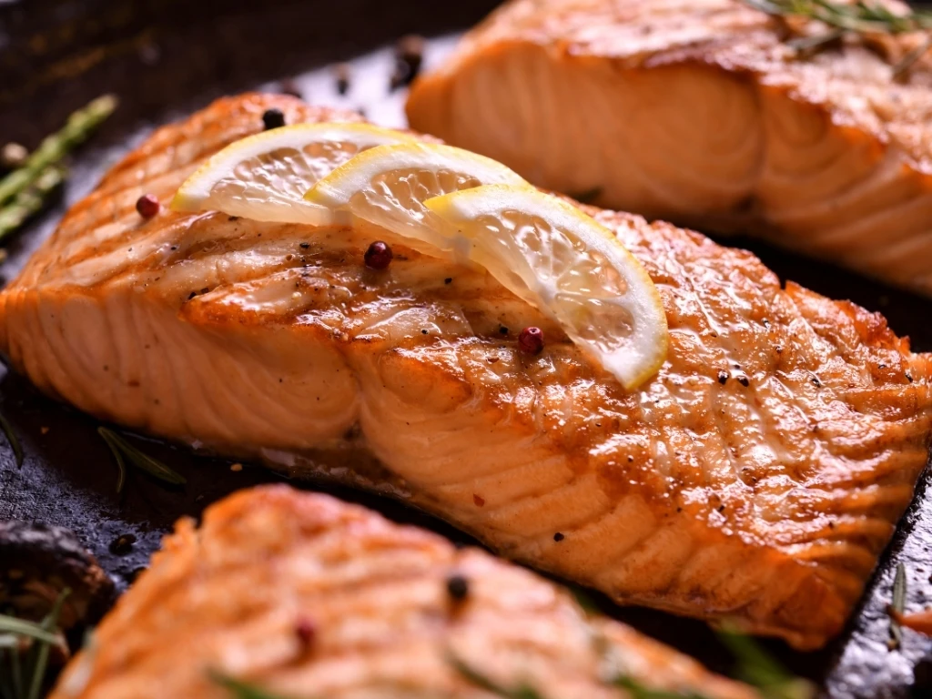 Salmon grilled with herbs and lemon