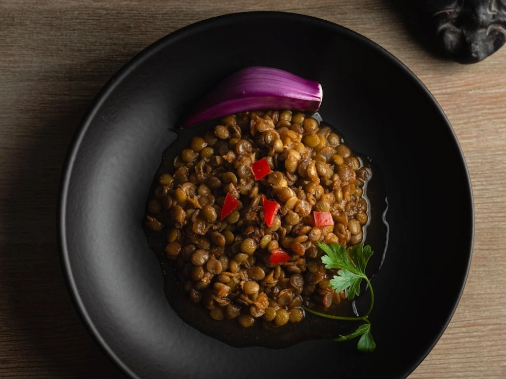 Hearty lentil dish with fresh vegetables